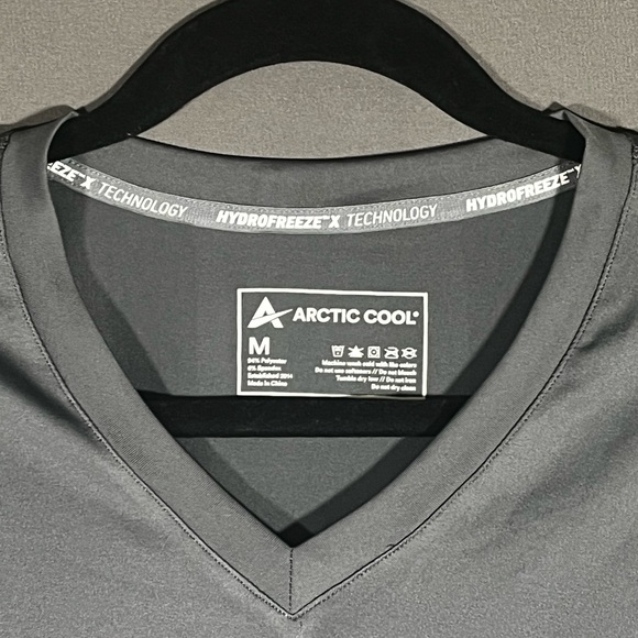 Artic Cool with HydroFreeze Technology - Picture 3 of 4